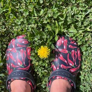 CROCS -Chili Pepper Print
